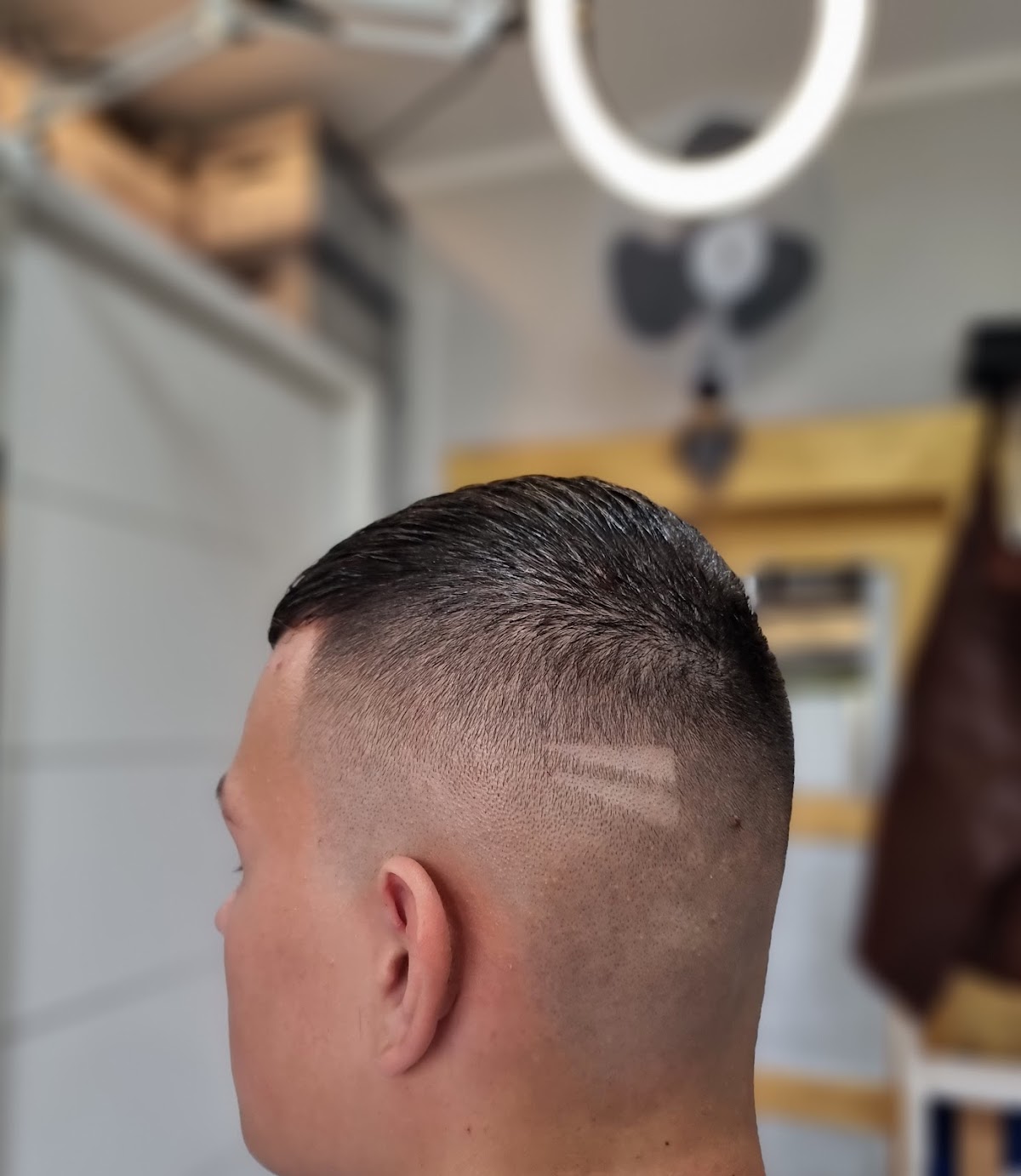 Profesjonalny fade haircut